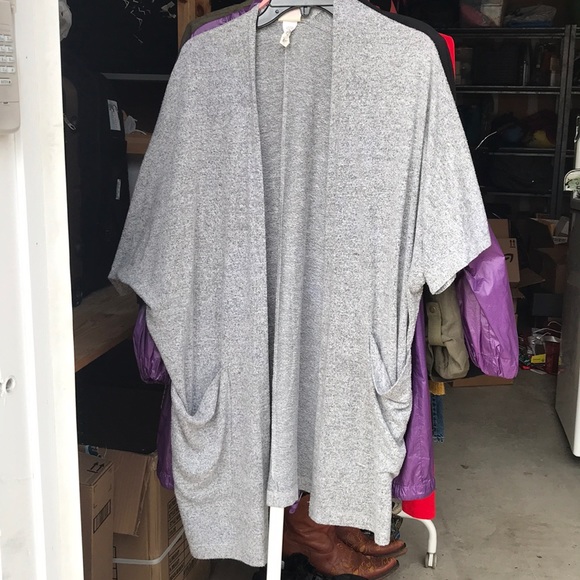 Grey bat-wing short sleeve sweater - Picture 1 of 1